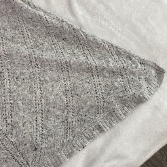 Silver and dotted black distressed open-knit v-neck scooped sweater - Picture 11 of 17